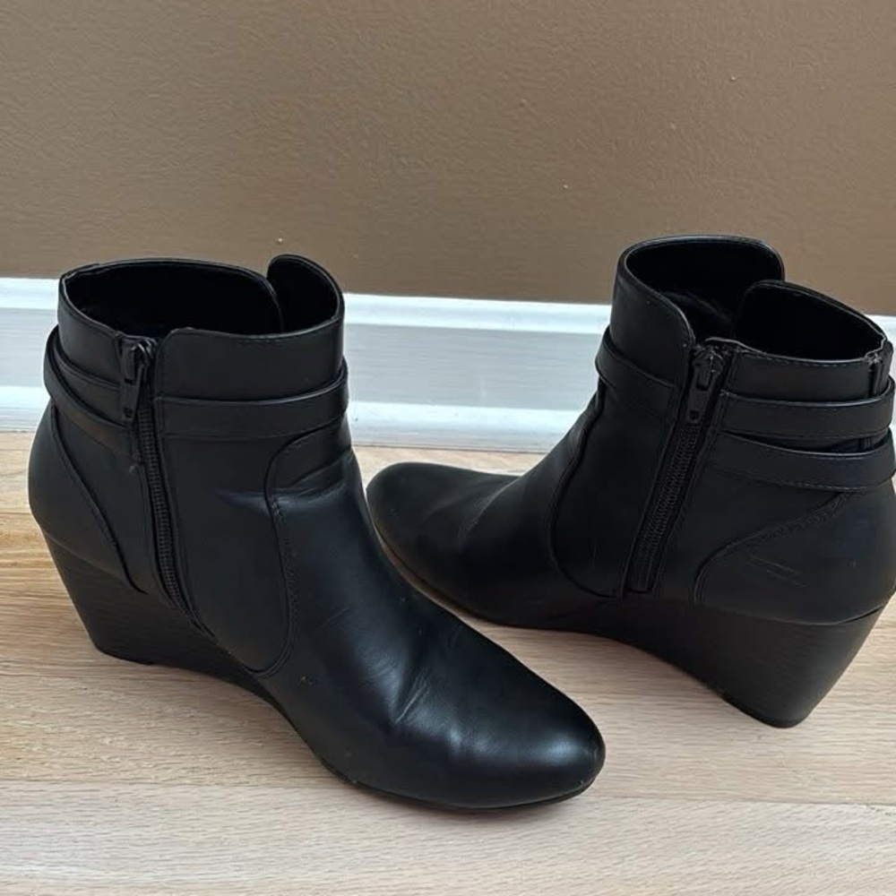 Ankle wedge boots